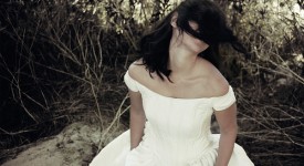 foto sposa fiume vento