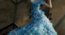 abito da sposa in blu