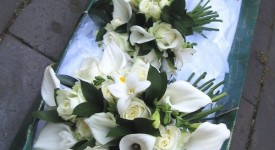 bouquet sposa bianchi e verdi