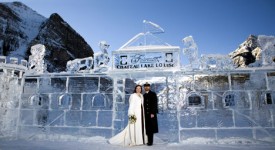 sposa d'inverno, neve e accessori sposa